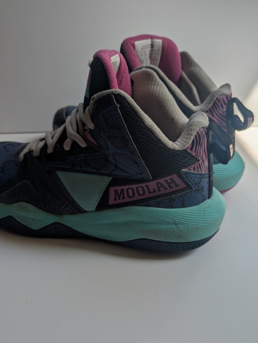 Moolah Accent Basketball Sneakers in Teal & Purple